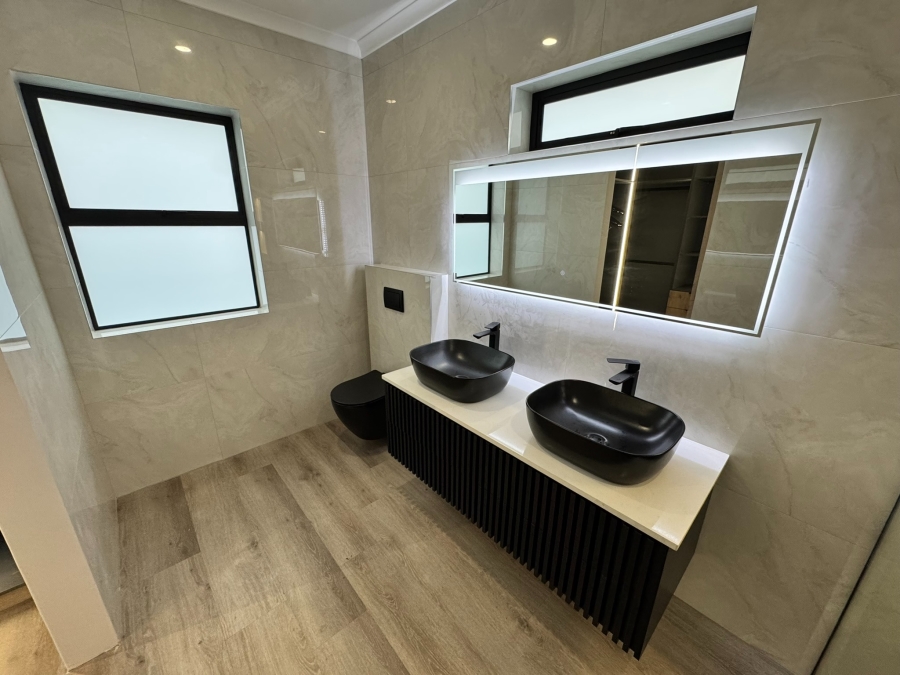 4 Bedroom Property for Sale in Sandown Western Cape